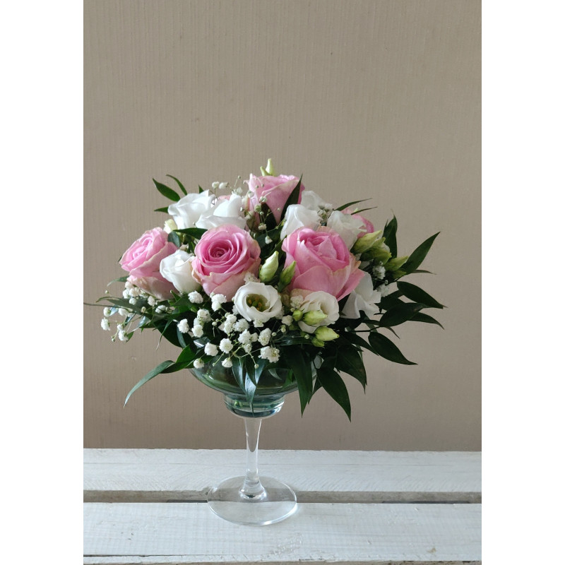 Asetelma korkeassa astiassa